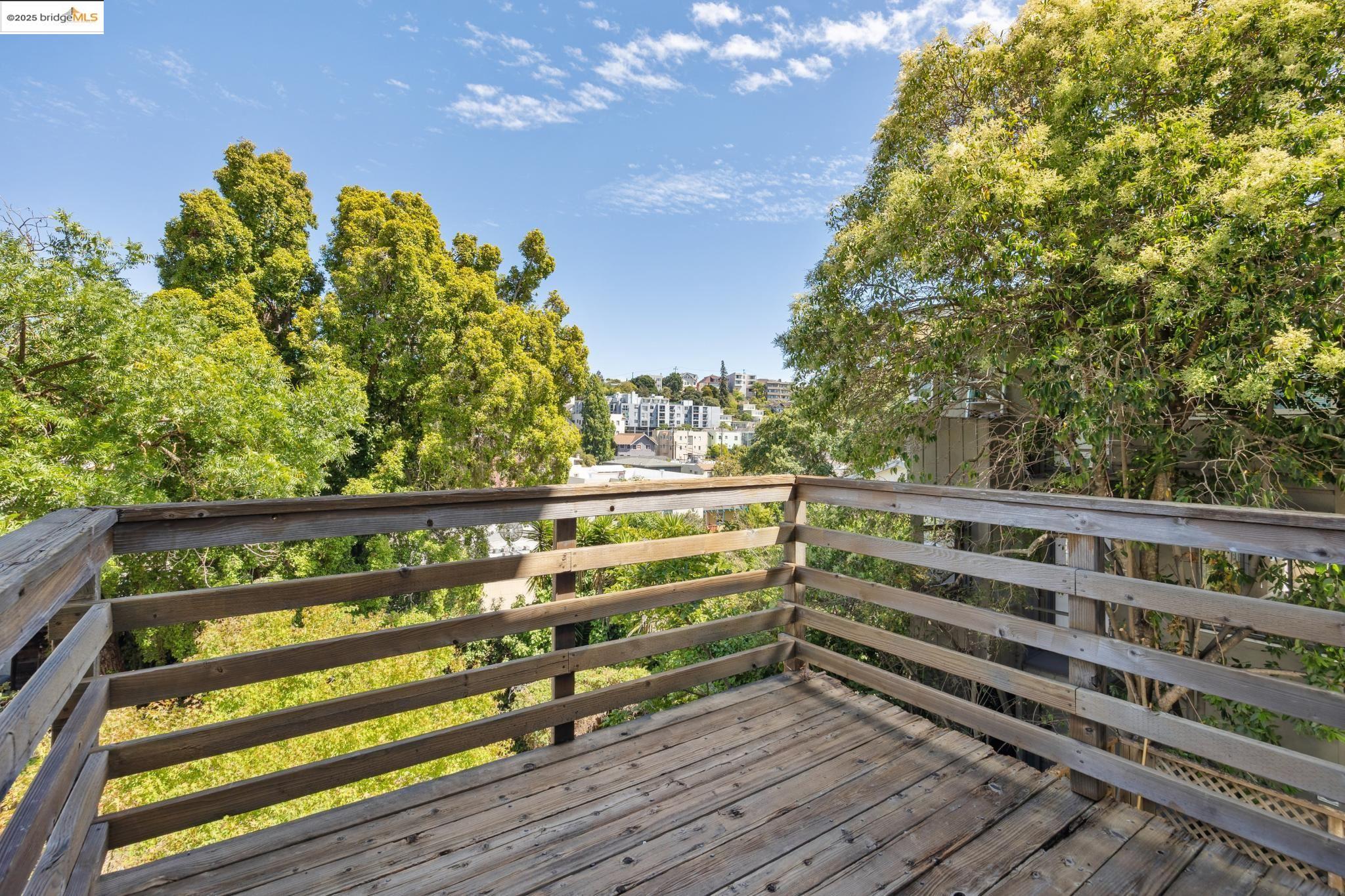 632 Valle Vista Ave, Oakland, California 94610, 3 Bedrooms Bedrooms, 6 Rooms Rooms,2 BathroomsBathrooms,Residential,For Sale,632 Valle Vista Ave,41106734