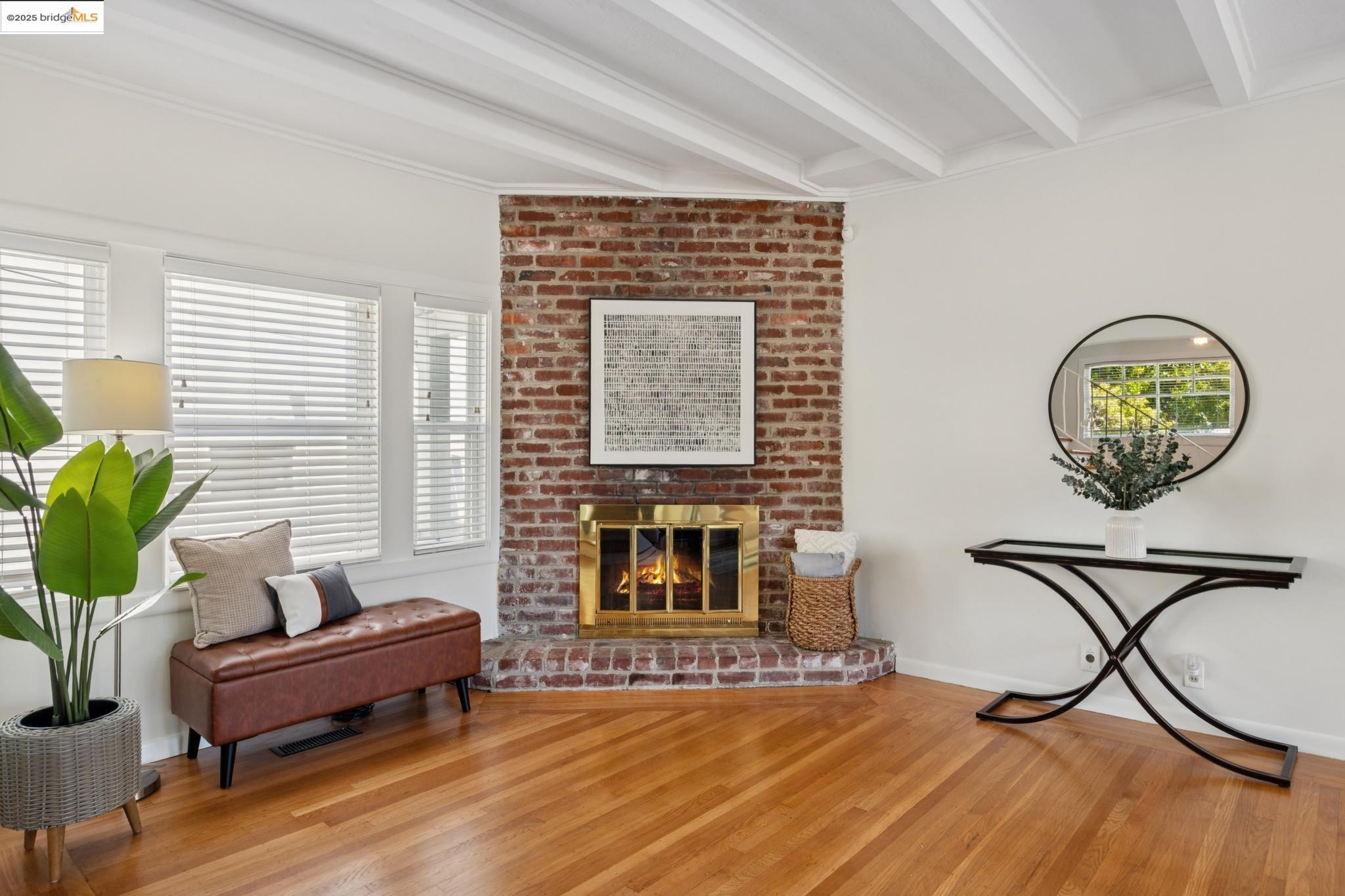 632 Valle Vista Ave, Oakland, California 94610, 3 Bedrooms Bedrooms, 6 Rooms Rooms,2 BathroomsBathrooms,Residential,For Sale,632 Valle Vista Ave,41106734