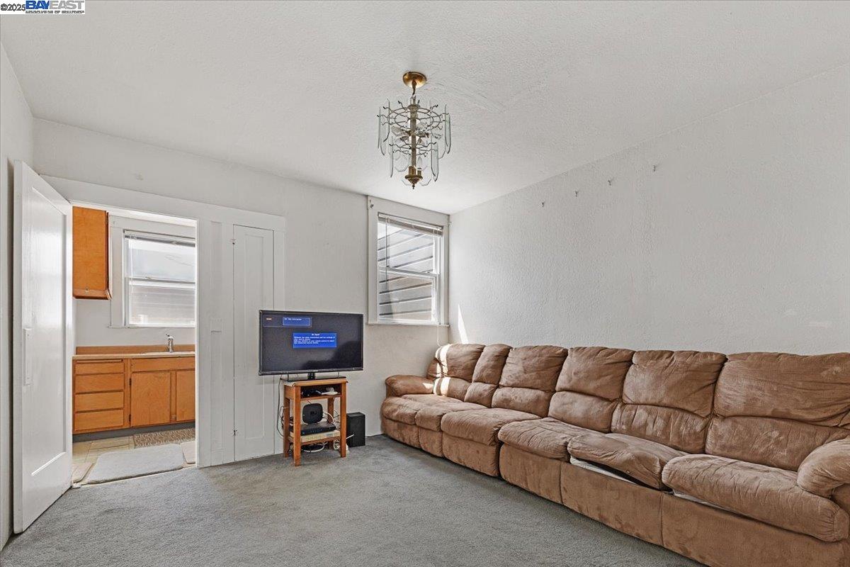 40 Acton St, Daly City, California 94014, 3 Bedrooms Bedrooms, 6 Rooms Rooms,2 BathroomsBathrooms,Residential,For Sale,40 Acton St,41106735