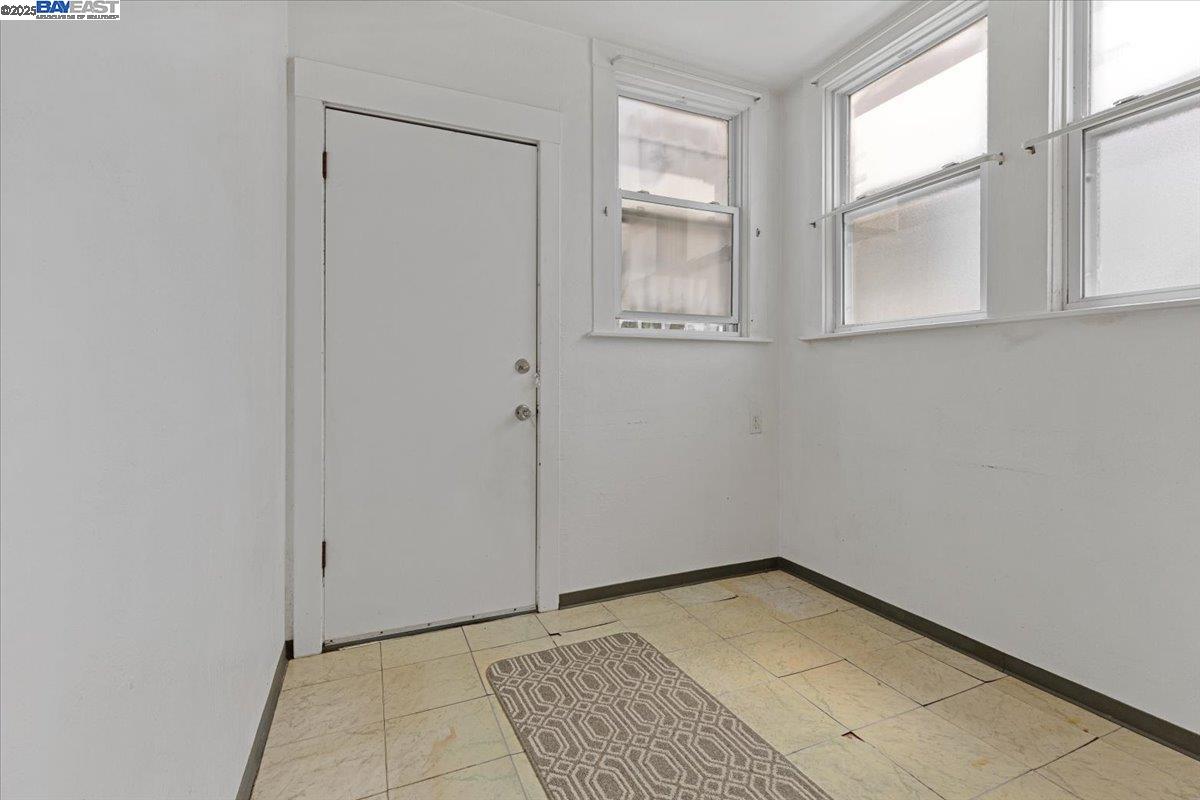 40 Acton St, Daly City, California 94014, 3 Bedrooms Bedrooms, 6 Rooms Rooms,2 BathroomsBathrooms,Residential,For Sale,40 Acton St,41106735