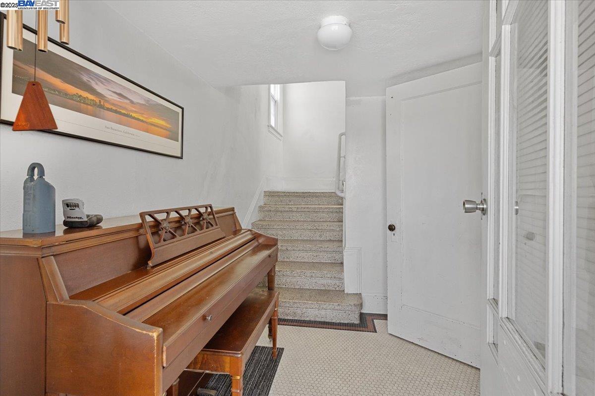 40 Acton St, Daly City, California 94014, 3 Bedrooms Bedrooms, 6 Rooms Rooms,2 BathroomsBathrooms,Residential,For Sale,40 Acton St,41106735