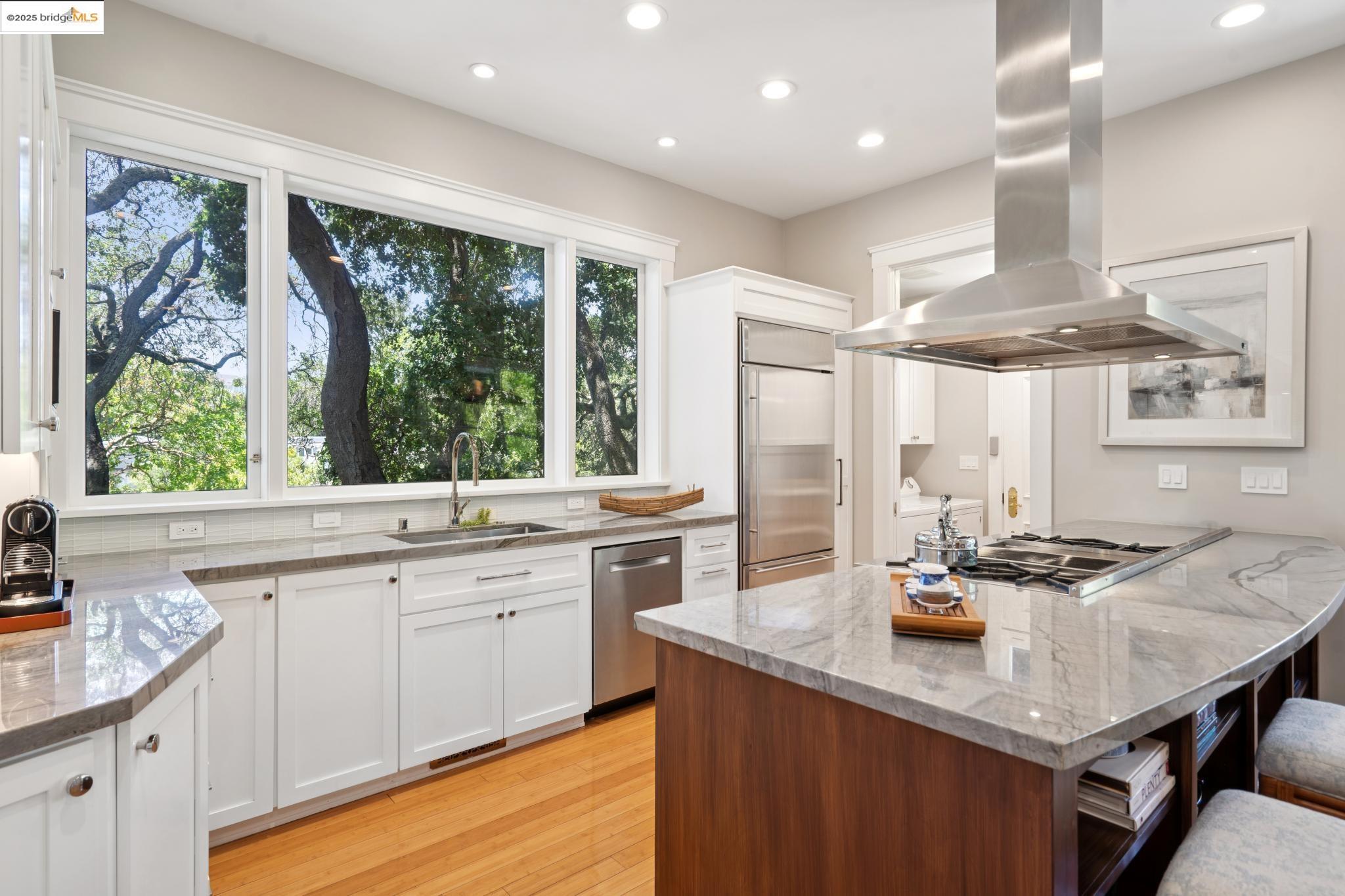 Detail Gallery Image 19 of 55 For 45 Glen Alpine, Piedmont,  CA 94611 - 8 Beds | 6/1 Baths