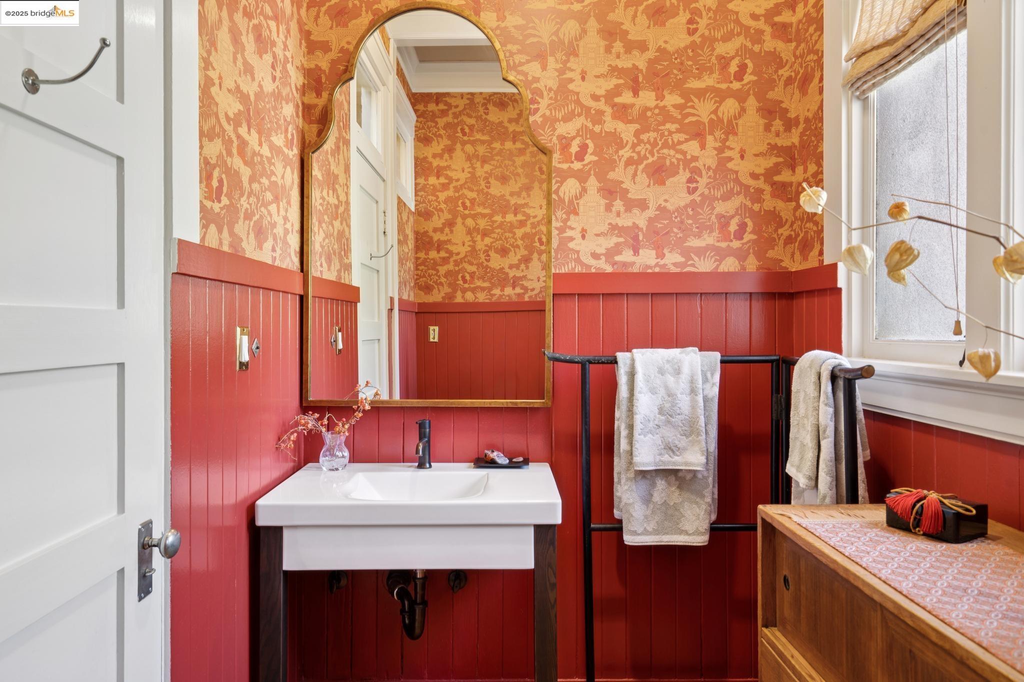 Detail Gallery Image 23 of 55 For 45 Glen Alpine, Piedmont,  CA 94611 - 8 Beds | 6/1 Baths