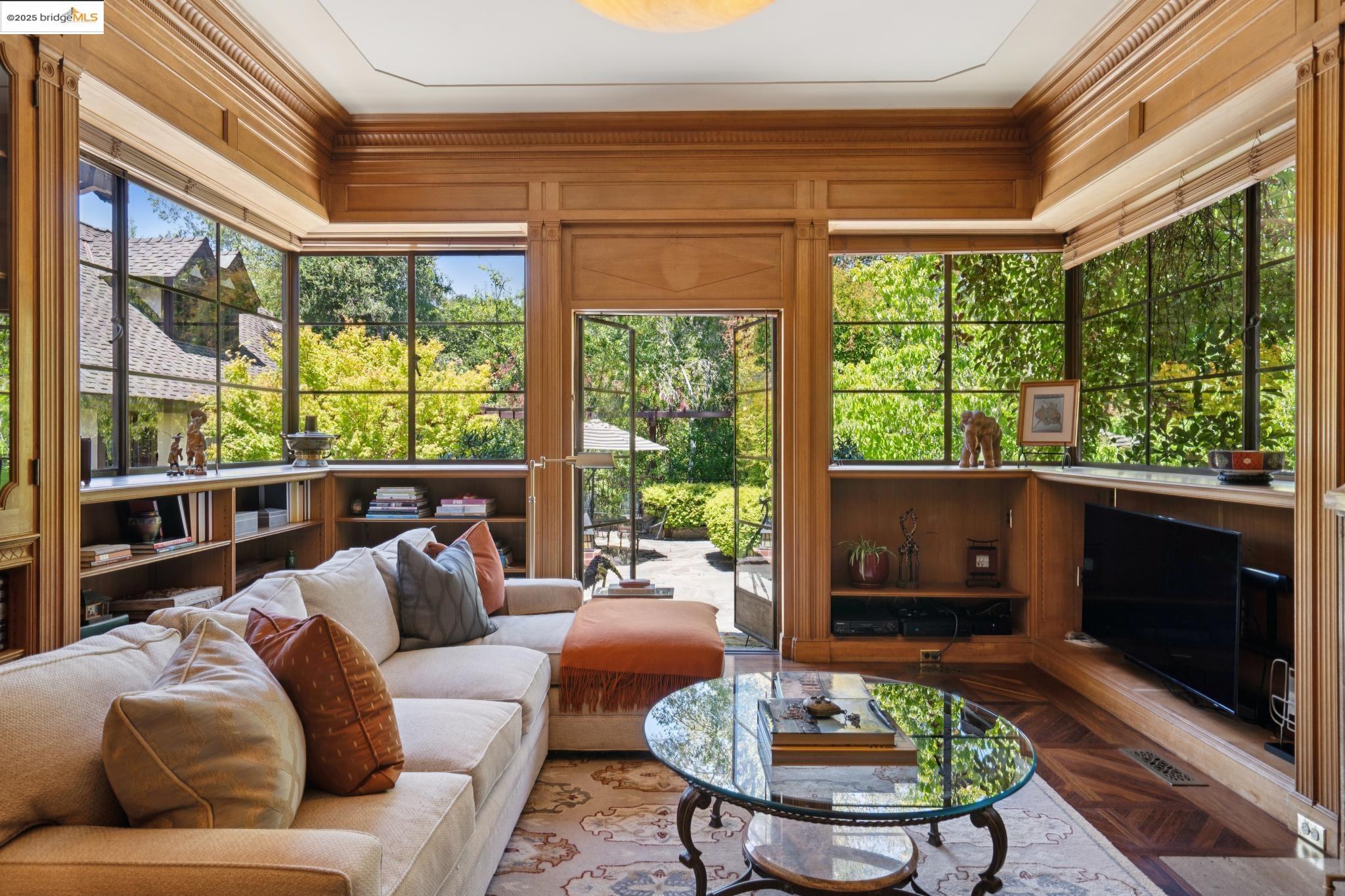Detail Gallery Image 25 of 55 For 45 Glen Alpine, Piedmont,  CA 94611 - 8 Beds | 6/1 Baths