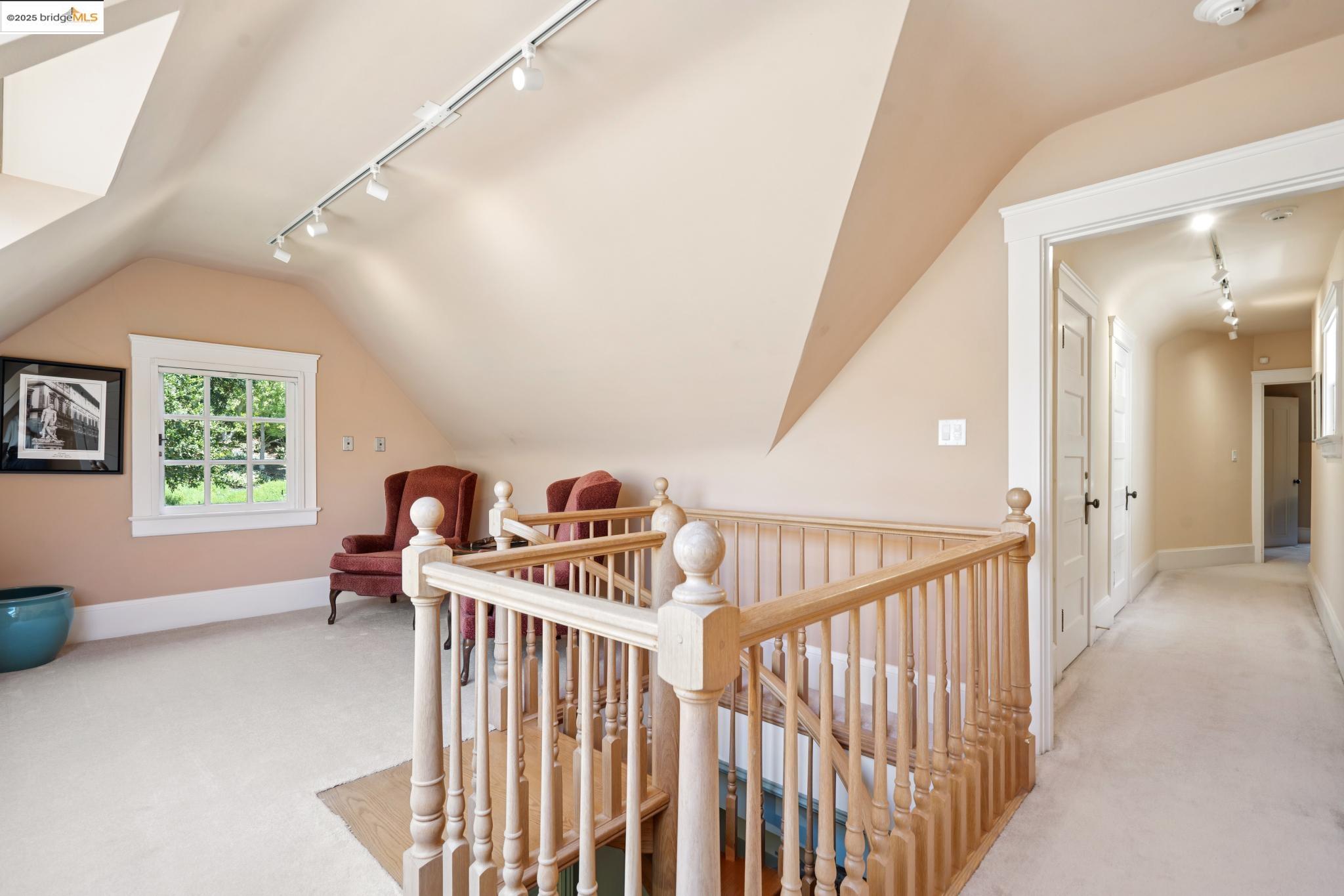 Detail Gallery Image 43 of 55 For 45 Glen Alpine, Piedmont,  CA 94611 - 8 Beds | 6/1 Baths