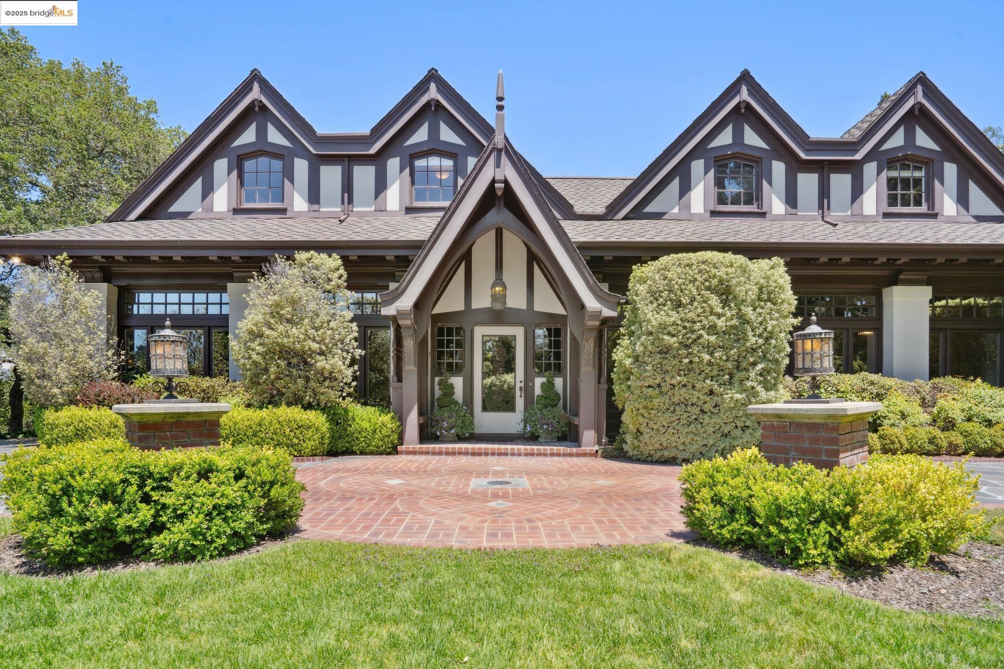 Detail Gallery Image 6 of 55 For 45 Glen Alpine, Piedmont,  CA 94611 - 8 Beds | 6/1 Baths