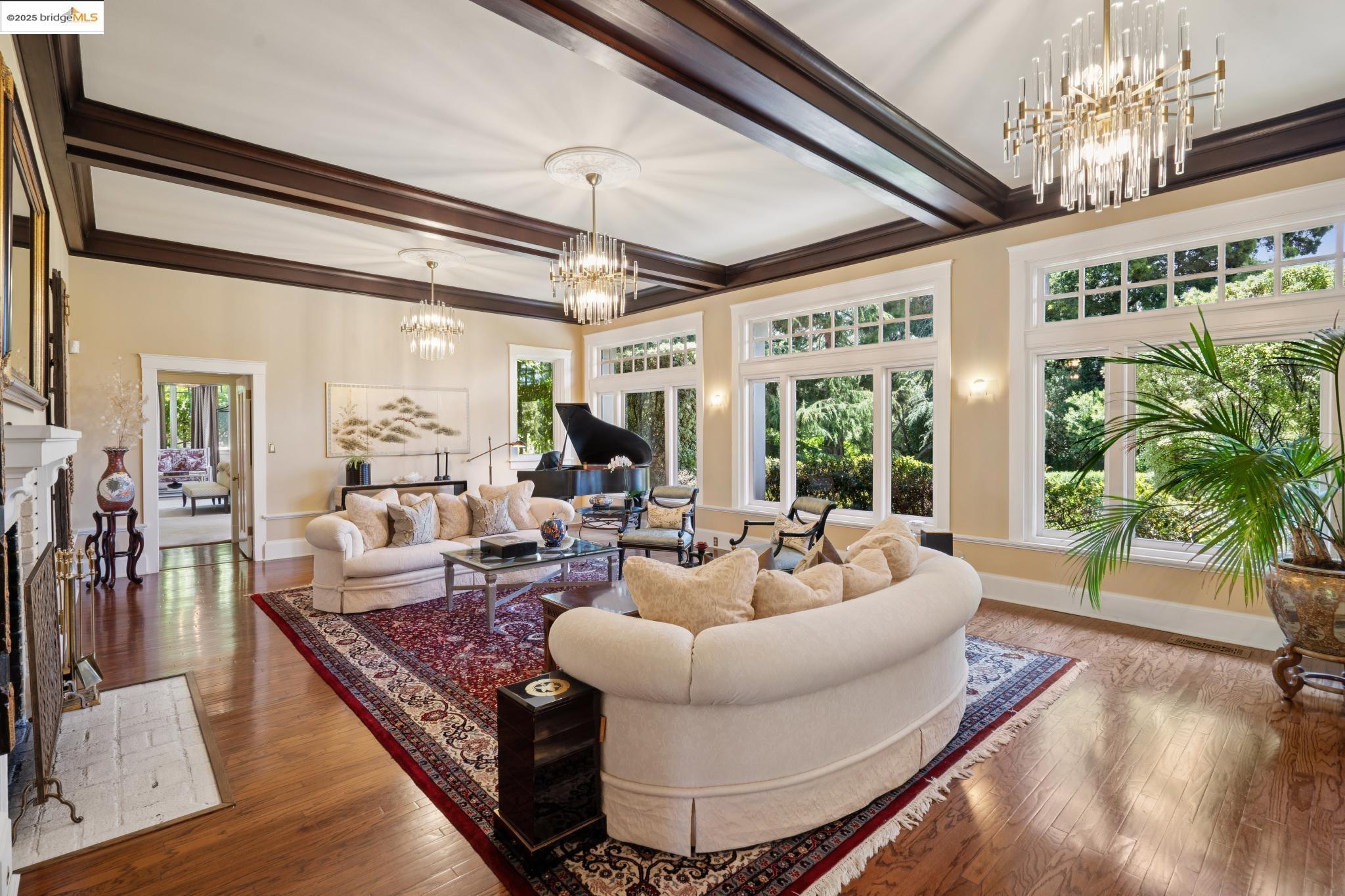 Detail Gallery Image 9 of 55 For 45 Glen Alpine, Piedmont,  CA 94611 - 8 Beds | 6/1 Baths