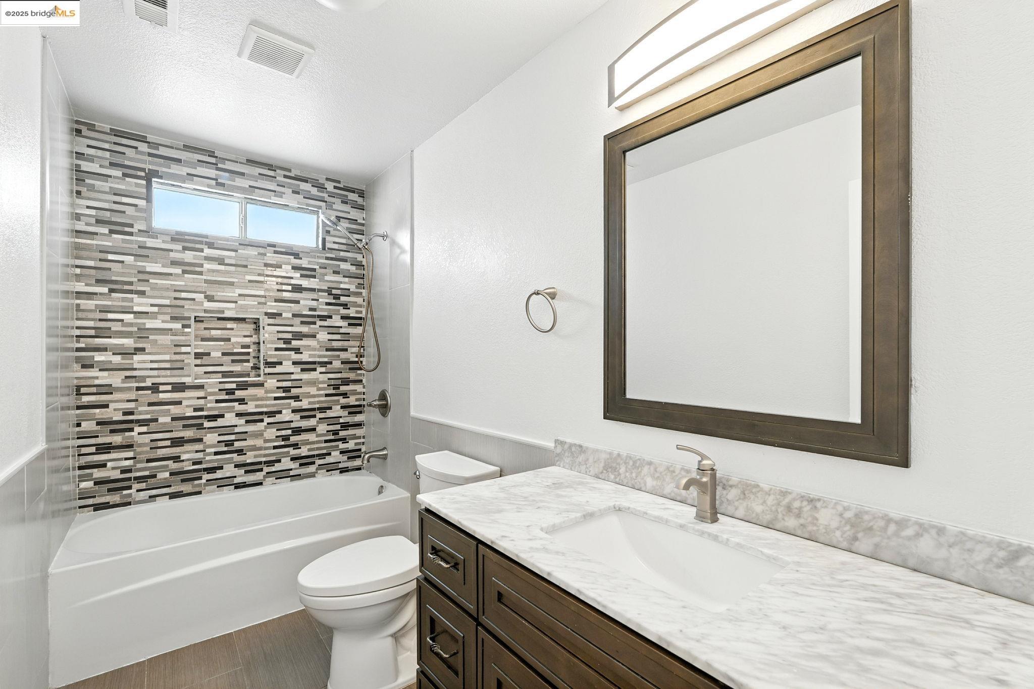 1011 Coalport St., San Pablo, California 94806, 4 Bedrooms Bedrooms, 8 Rooms Rooms,2 BathroomsBathrooms,Residential,For Sale,1011 Coalport St.,41106740