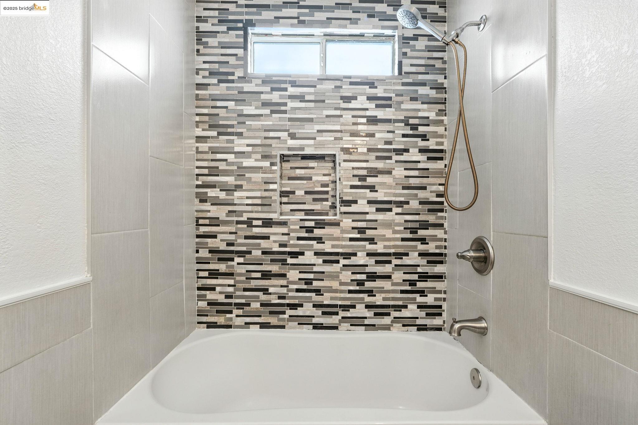 1011 Coalport St., San Pablo, California 94806, 4 Bedrooms Bedrooms, 8 Rooms Rooms,2 BathroomsBathrooms,Residential,For Sale,1011 Coalport St.,41106740