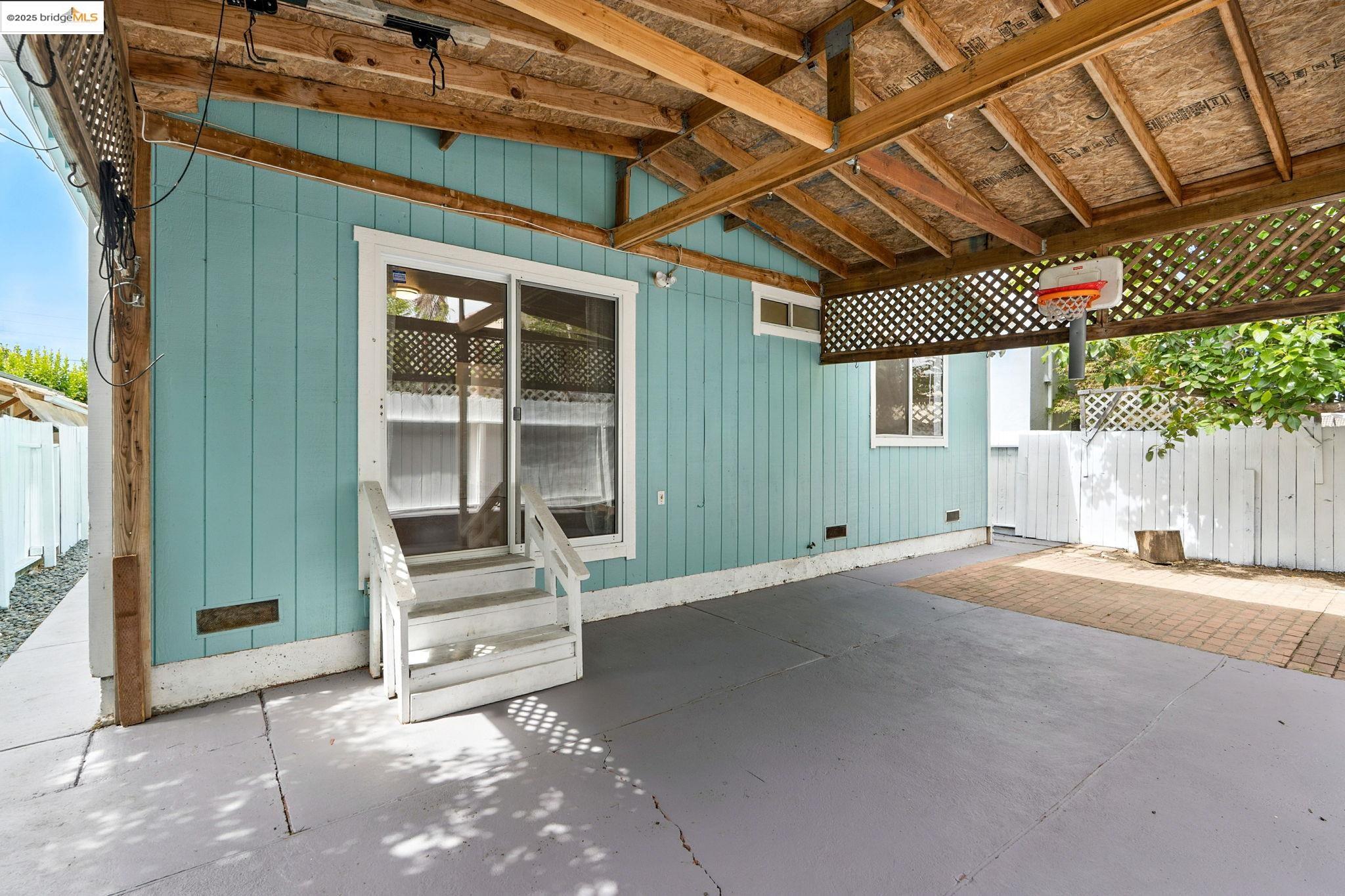 1011 Coalport St., San Pablo, California 94806, 4 Bedrooms Bedrooms, 8 Rooms Rooms,2 BathroomsBathrooms,Residential,For Sale,1011 Coalport St.,41106740