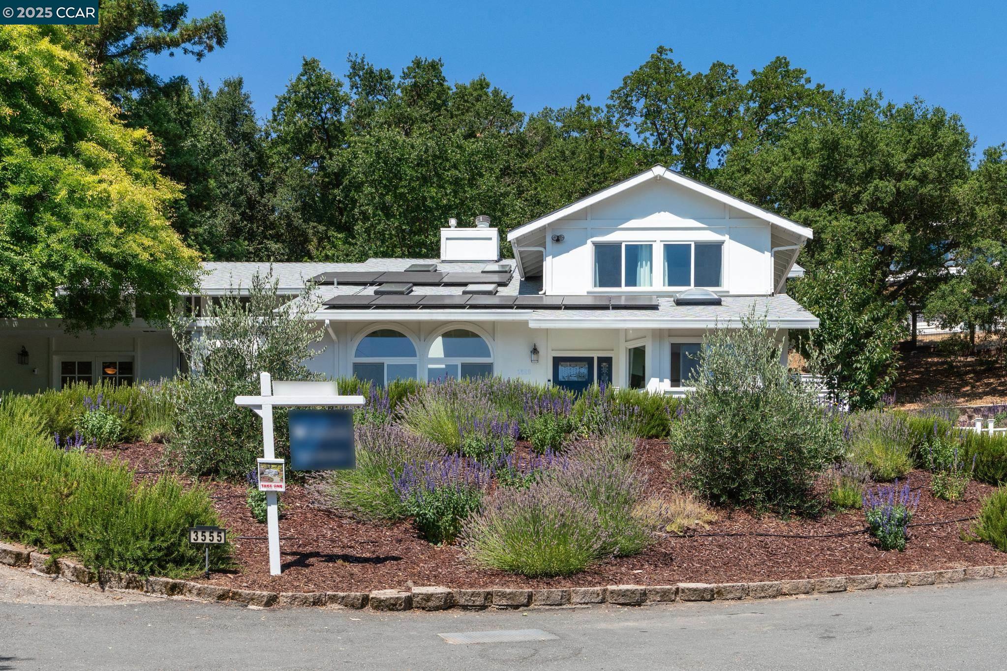 3555 Old Mountain View Dr, Lafayette, California 94549, 5 Bedrooms Bedrooms, 10 Rooms Rooms,3 BathroomsBathrooms,Residential Lease,For Rent,3555 Old Mountain View Dr,41106741