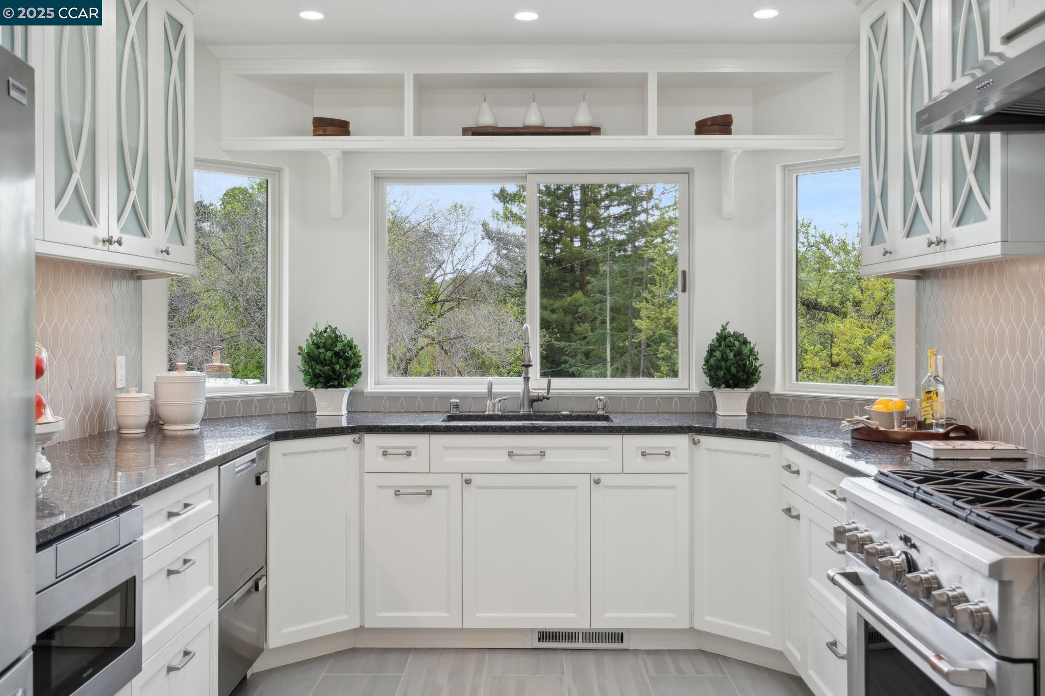 3555 Old Mountain View Dr, Lafayette, California 94549, 5 Bedrooms Bedrooms, 10 Rooms Rooms,3 BathroomsBathrooms,Residential Lease,For Rent,3555 Old Mountain View Dr,41106741