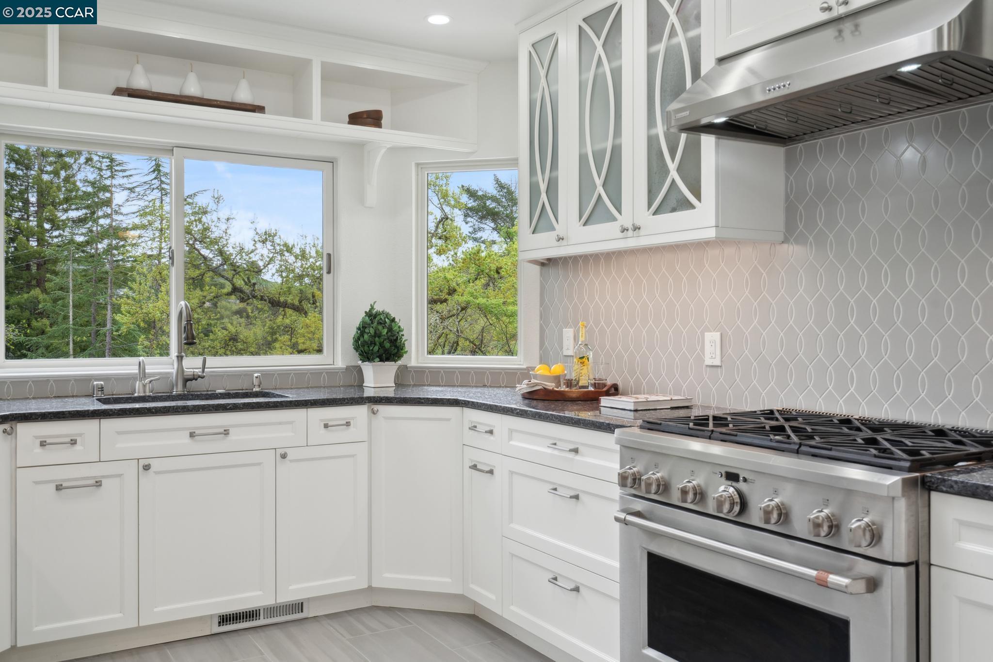 3555 Old Mountain View Dr, Lafayette, California 94549, 5 Bedrooms Bedrooms, 10 Rooms Rooms,3 BathroomsBathrooms,Residential Lease,For Rent,3555 Old Mountain View Dr,41106741