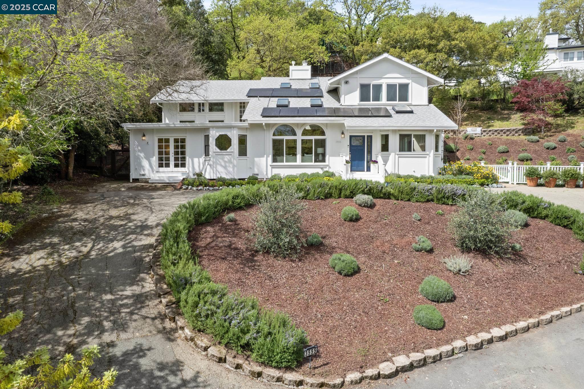 3555 Old Mountain View Dr, Lafayette, California 94549, 5 Bedrooms Bedrooms, 10 Rooms Rooms,3 BathroomsBathrooms,Residential Lease,For Rent,3555 Old Mountain View Dr,41106741