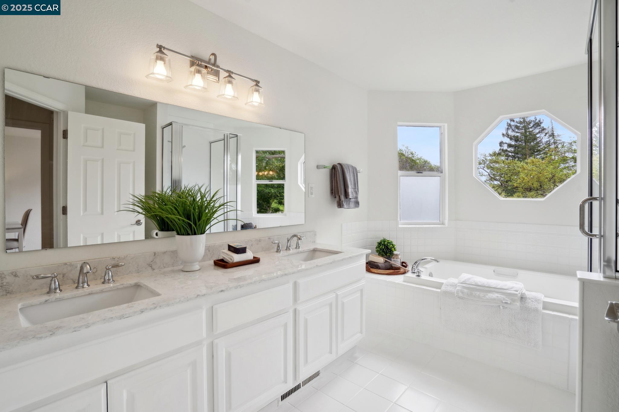 3555 Old Mountain View Dr, Lafayette, California 94549, 5 Bedrooms Bedrooms, 10 Rooms Rooms,3 BathroomsBathrooms,Residential Lease,For Rent,3555 Old Mountain View Dr,41106741