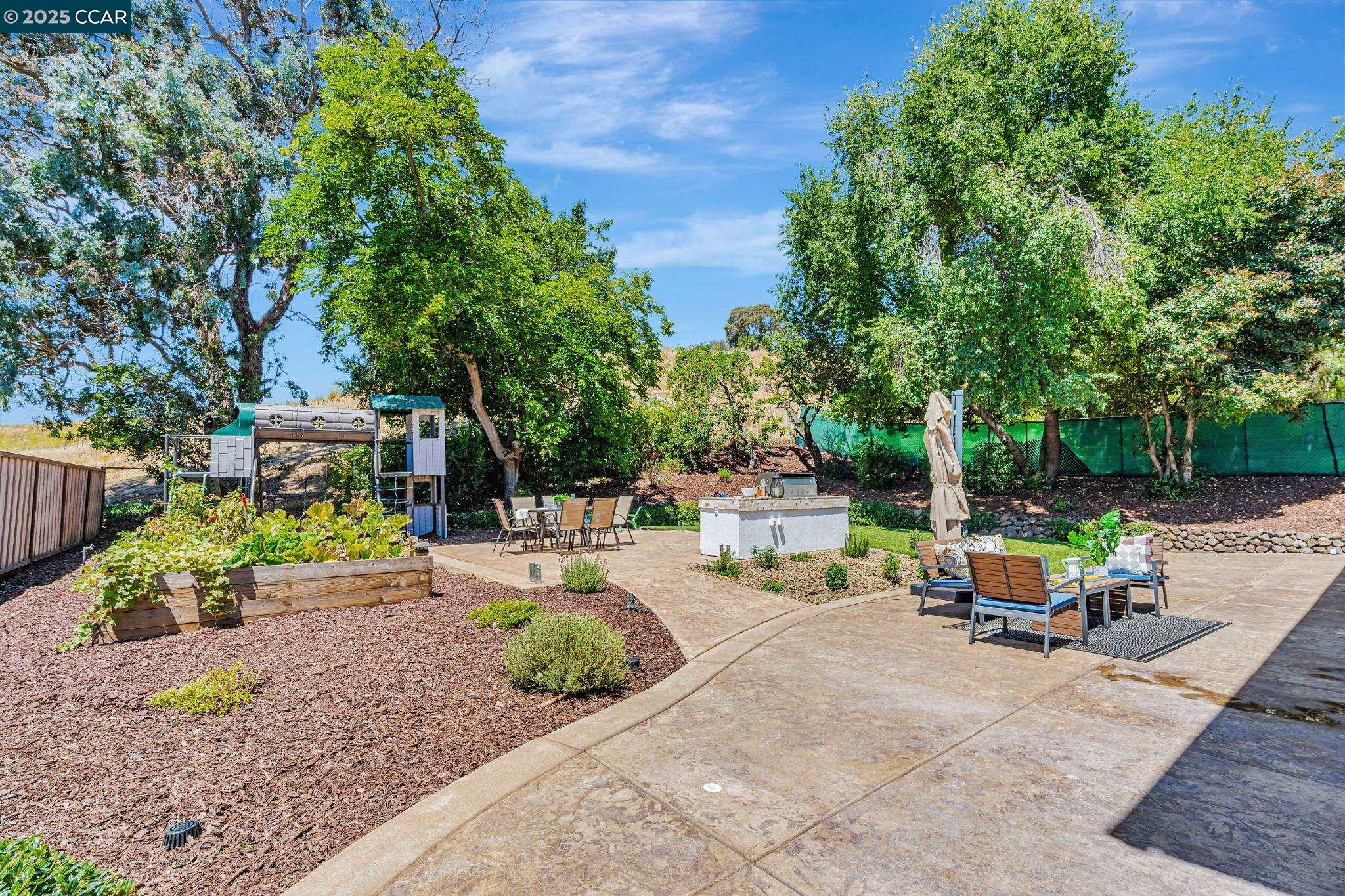 507 Hastings Dr, Benicia, California 94510, 4 Bedrooms Bedrooms, 9 Rooms Rooms,3 BathroomsBathrooms,Residential,For Sale,507 Hastings Dr,41106742