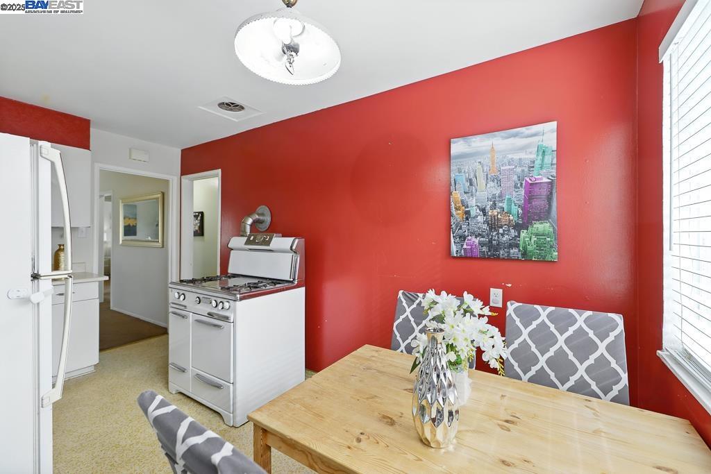 1677 Johnson St, San Leandro, California 94577, 3 Bedrooms Bedrooms, 5 Rooms Rooms,1 BathroomBathrooms,Residential,For Sale,1677 Johnson St,41106743