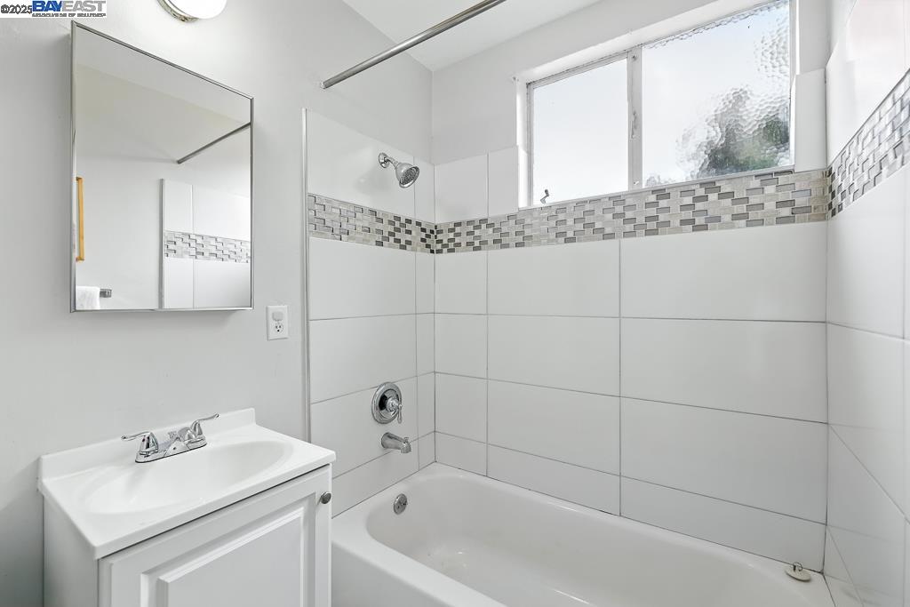 1677 Johnson St, San Leandro, California 94577, 3 Bedrooms Bedrooms, 5 Rooms Rooms,1 BathroomBathrooms,Residential,For Sale,1677 Johnson St,41106743