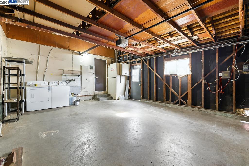 1677 Johnson St, San Leandro, California 94577, 3 Bedrooms Bedrooms, 5 Rooms Rooms,1 BathroomBathrooms,Residential,For Sale,1677 Johnson St,41106743