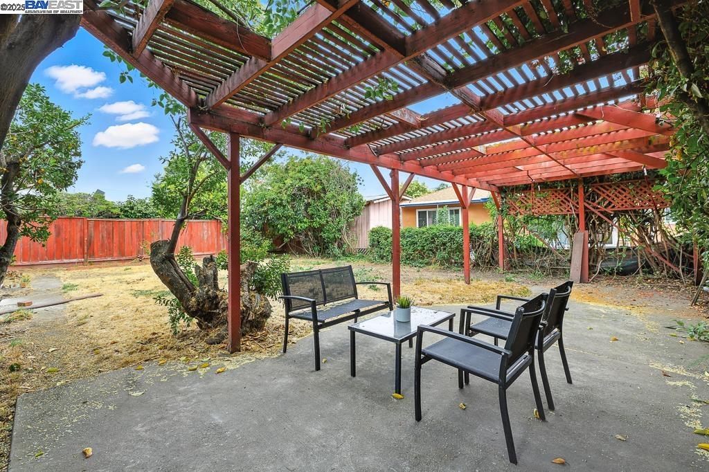 1677 Johnson St, San Leandro, California 94577, 3 Bedrooms Bedrooms, 5 Rooms Rooms,1 BathroomBathrooms,Residential,For Sale,1677 Johnson St,41106743