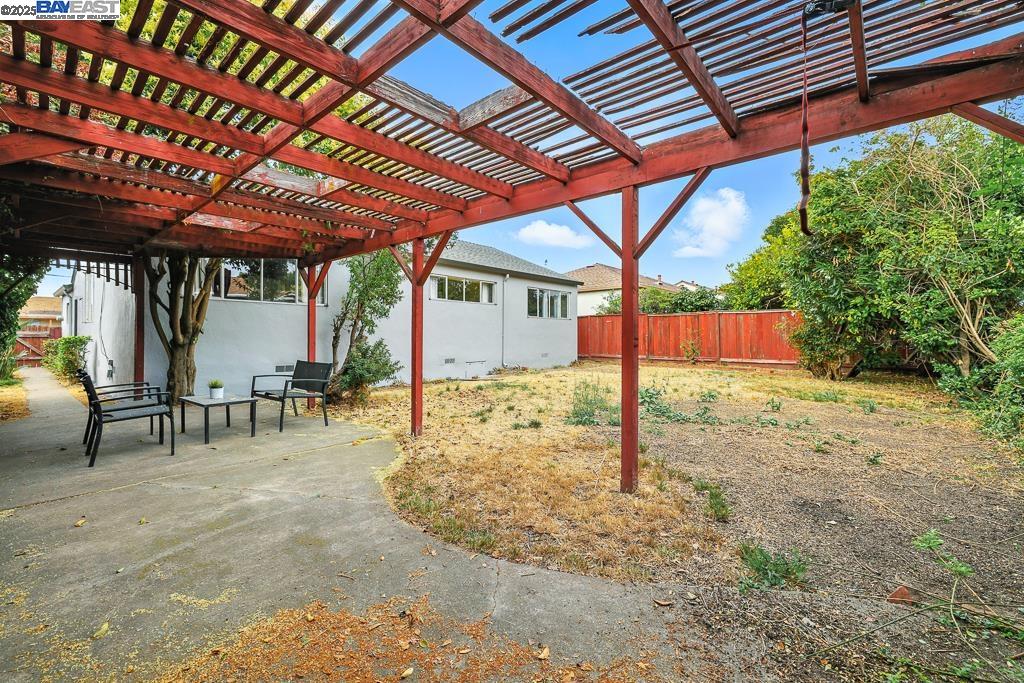1677 Johnson St, San Leandro, California 94577, 3 Bedrooms Bedrooms, 5 Rooms Rooms,1 BathroomBathrooms,Residential,For Sale,1677 Johnson St,41106743