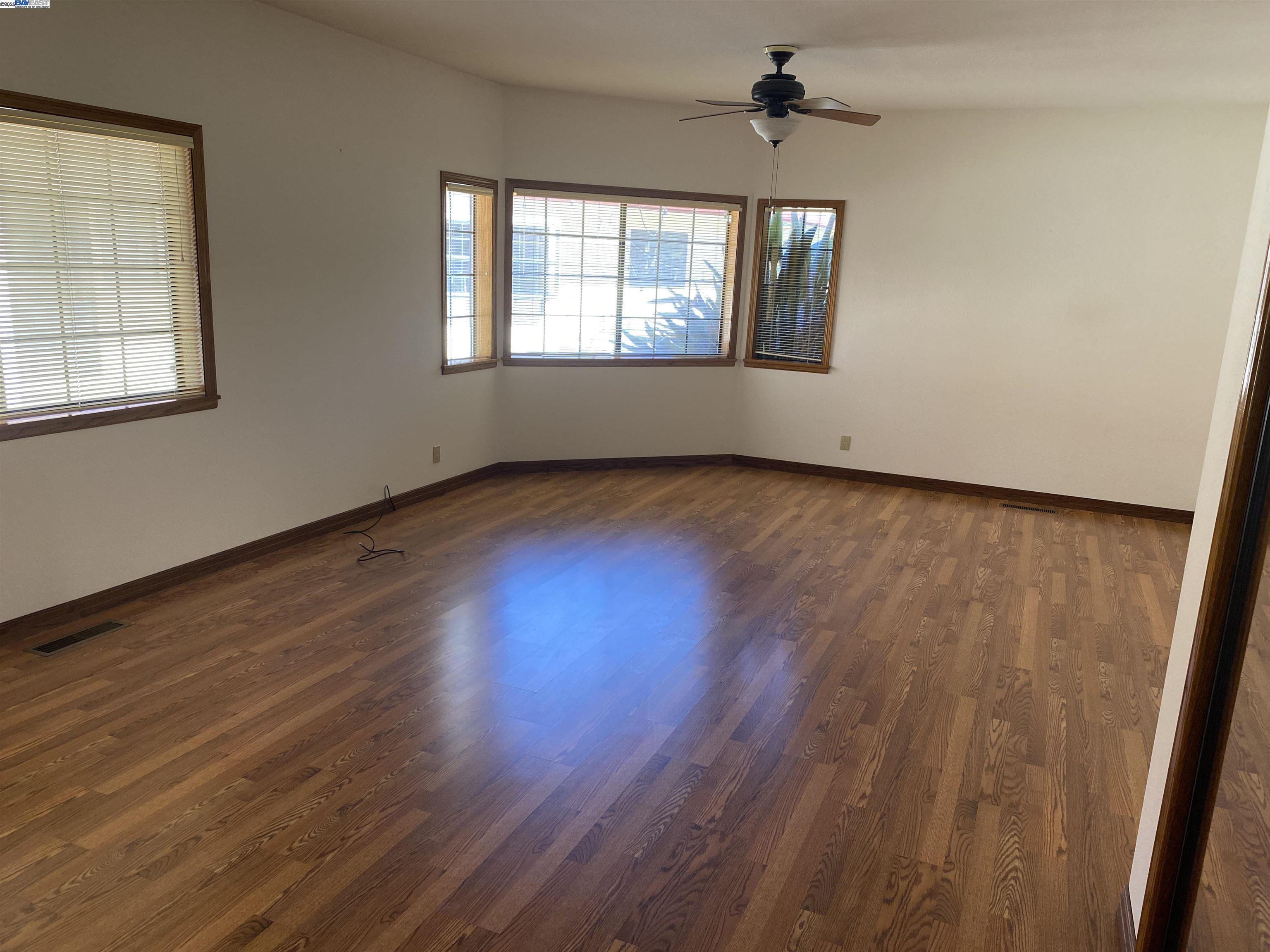 Detail Gallery Image 18 of 38 For 11 Foothill Lane, Pleasanton,  CA 94588 - 4 Beds | 4 Baths