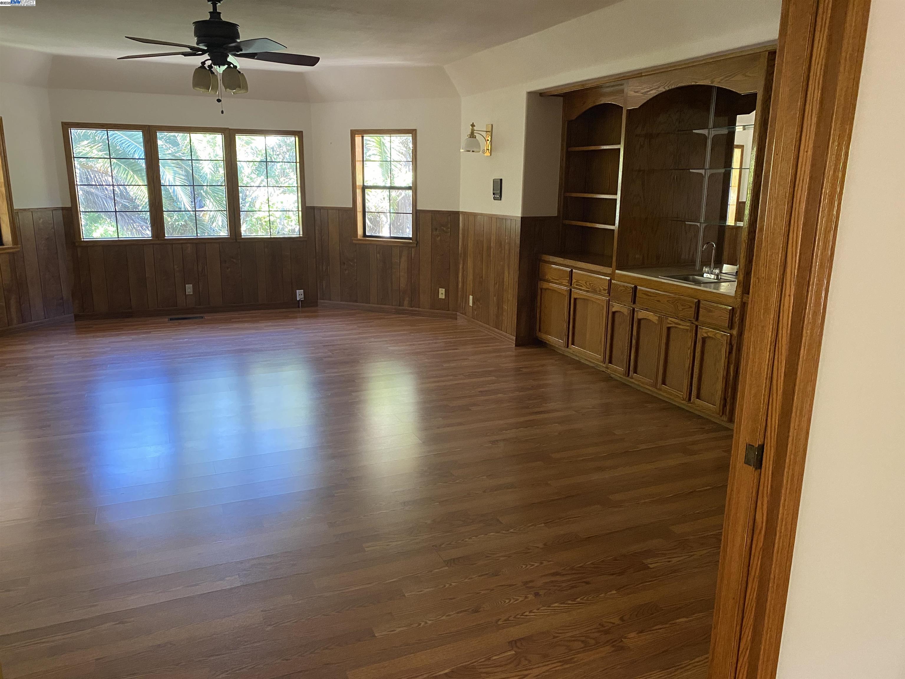 Detail Gallery Image 10 of 38 For 11 Foothill Lane, Pleasanton,  CA 94588 - 4 Beds | 4 Baths