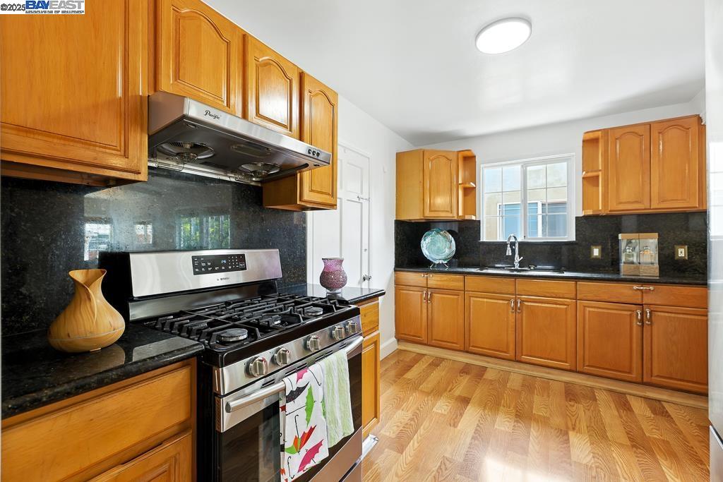 825 Billings Blvd, San Leandro, California 94577, 3 Bedrooms Bedrooms, 6 Rooms Rooms,2 BathroomsBathrooms,Residential,For Sale,825 Billings Blvd,41106748