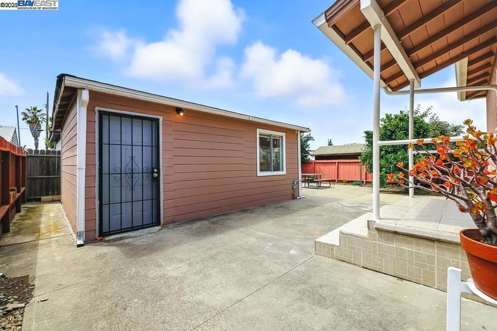 825 Billings Blvd, San Leandro, California 94577, 3 Bedrooms Bedrooms, 6 Rooms Rooms,2 BathroomsBathrooms,Residential,For Sale,825 Billings Blvd,41106748