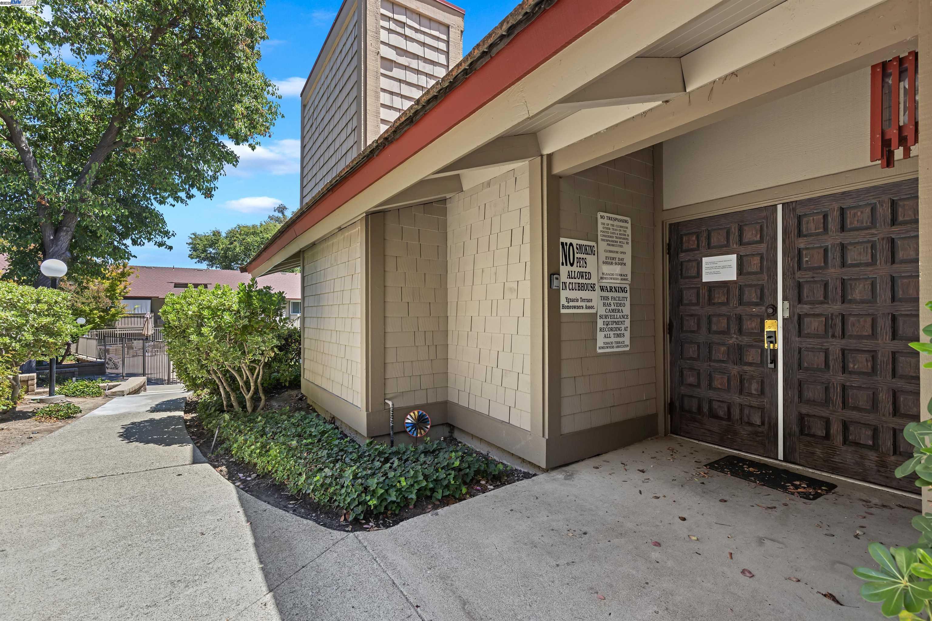 100 Kinross Drive # 42, Walnut Creek, California 94598, 2 Bedrooms Bedrooms, 6 Rooms Rooms,2 BathroomsBathrooms,Residential,For Sale,100 Kinross Drive # 42,41106749