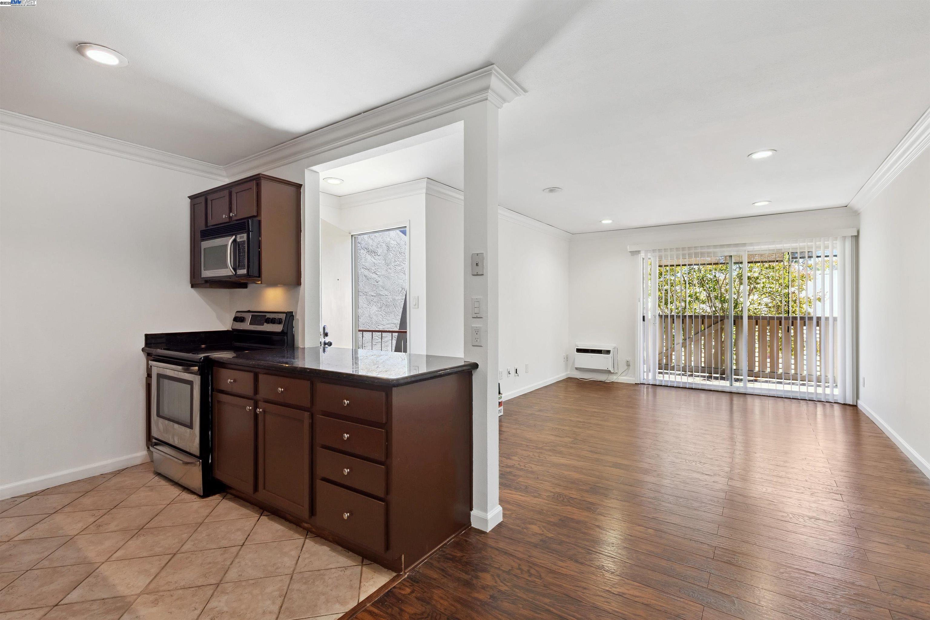 100 Kinross Drive # 42, Walnut Creek, California 94598, 2 Bedrooms Bedrooms, 6 Rooms Rooms,2 BathroomsBathrooms,Residential,For Sale,100 Kinross Drive # 42,41106749