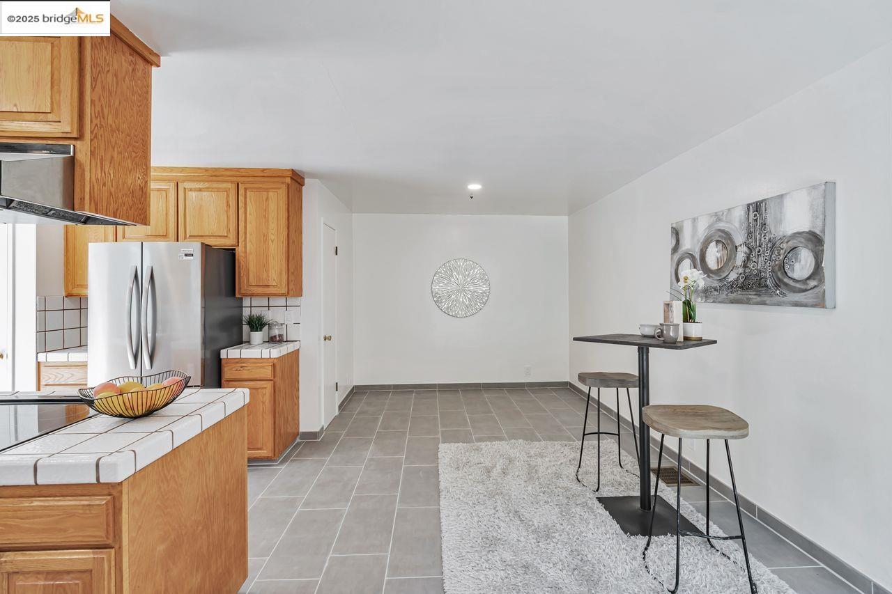 6659 Exeter Dr, Oakland, California 94611, 4 Bedrooms Bedrooms, 8 Rooms Rooms,2 BathroomsBathrooms,Residential,For Sale,6659 Exeter Dr,41106750