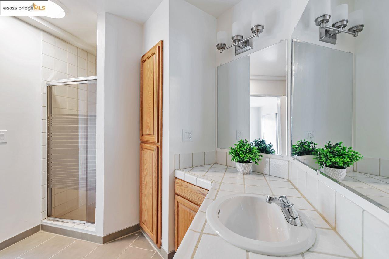6659 Exeter Dr, Oakland, California 94611, 4 Bedrooms Bedrooms, 8 Rooms Rooms,2 BathroomsBathrooms,Residential,For Sale,6659 Exeter Dr,41106750