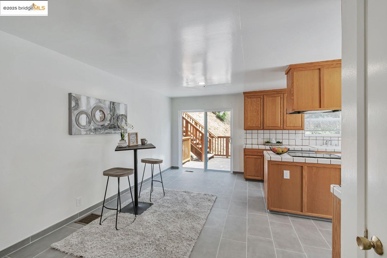 6659 Exeter Dr, Oakland, California 94611, 4 Bedrooms Bedrooms, 8 Rooms Rooms,2 BathroomsBathrooms,Residential,For Sale,6659 Exeter Dr,41106750