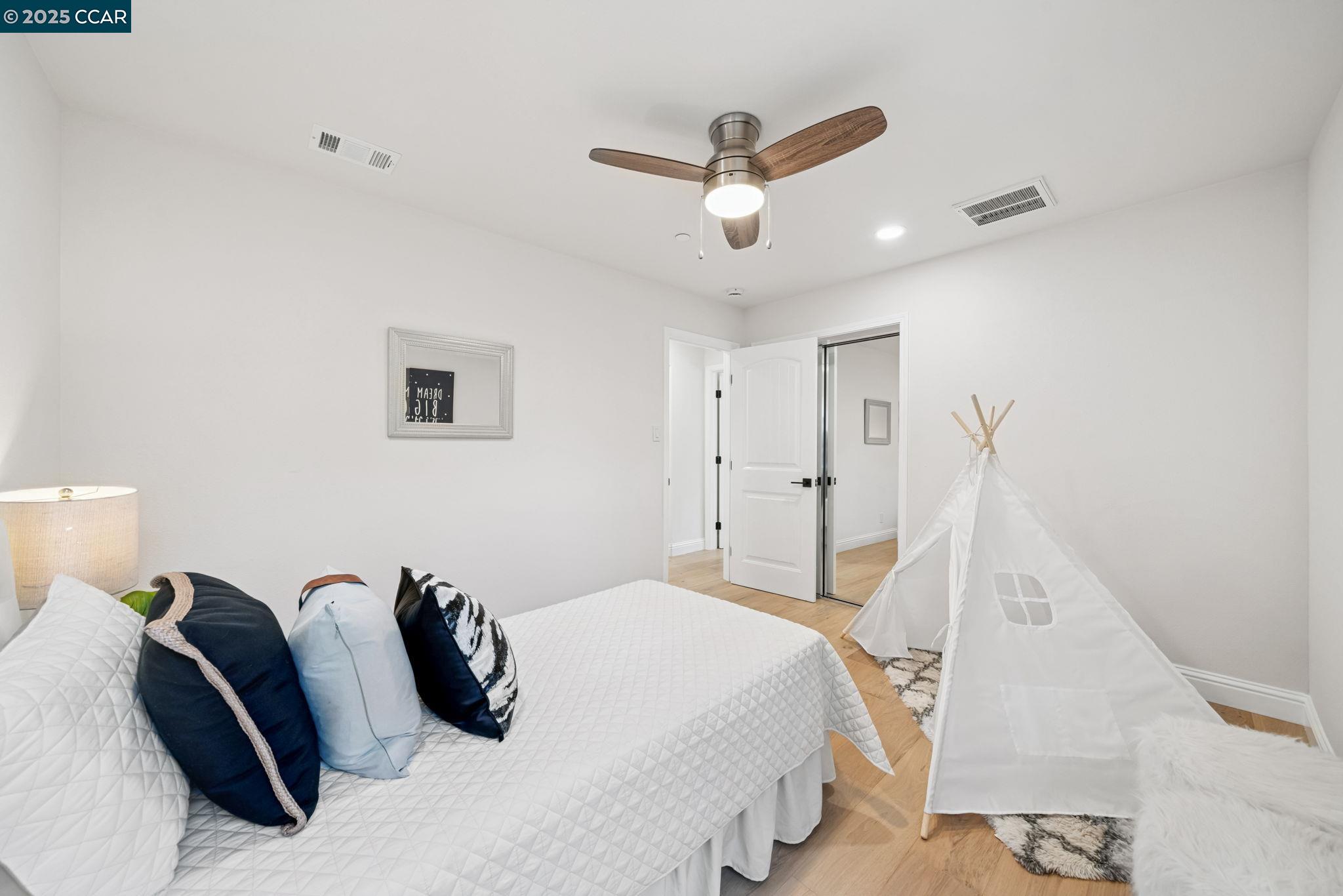 573 worley Ave., Sunnyvale, California 94085, 4 Bedrooms Bedrooms, 10 Rooms Rooms,2 BathroomsBathrooms,Residential,For Sale,573 worley Ave.,41106751