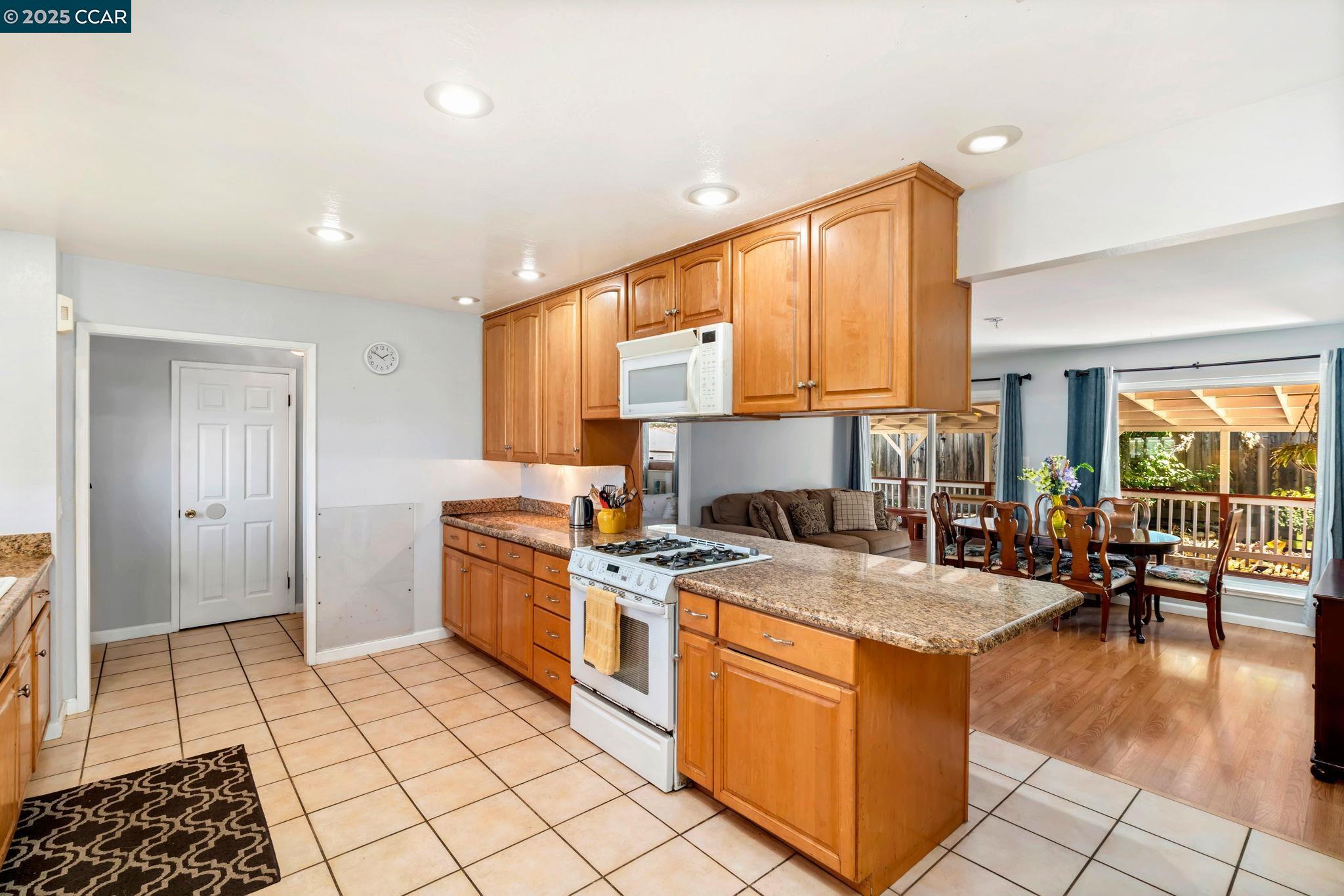 Detail Gallery Image 20 of 35 For 1216 Sherlock Way, Concord,  CA 94521 - 4 Beds | 2 Baths