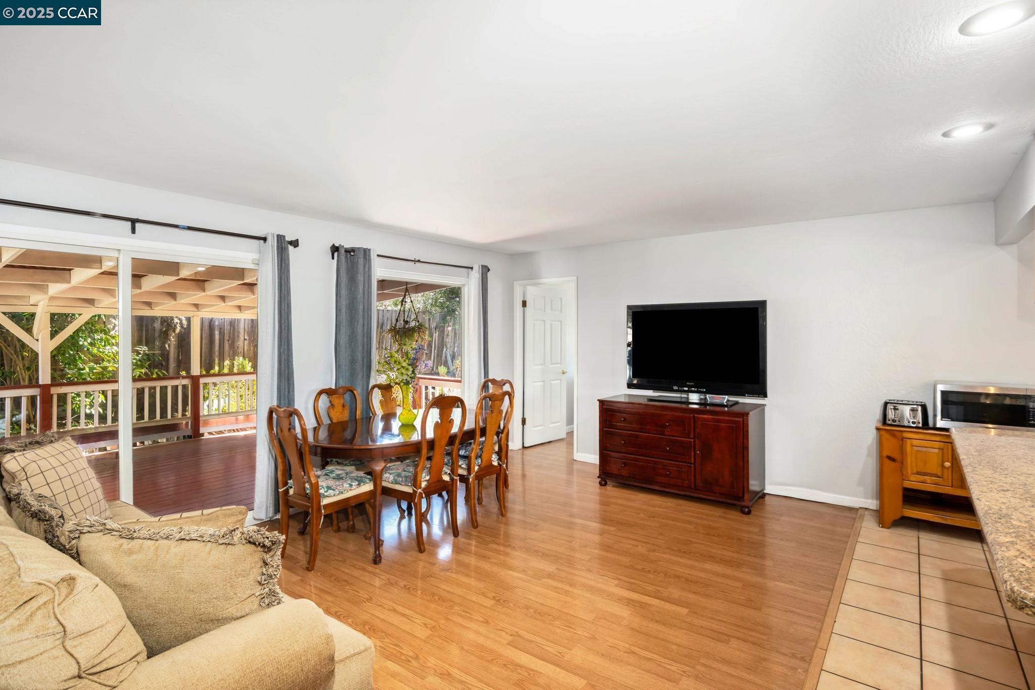 Detail Gallery Image 23 of 35 For 1216 Sherlock Way, Concord,  CA 94521 - 4 Beds | 2 Baths