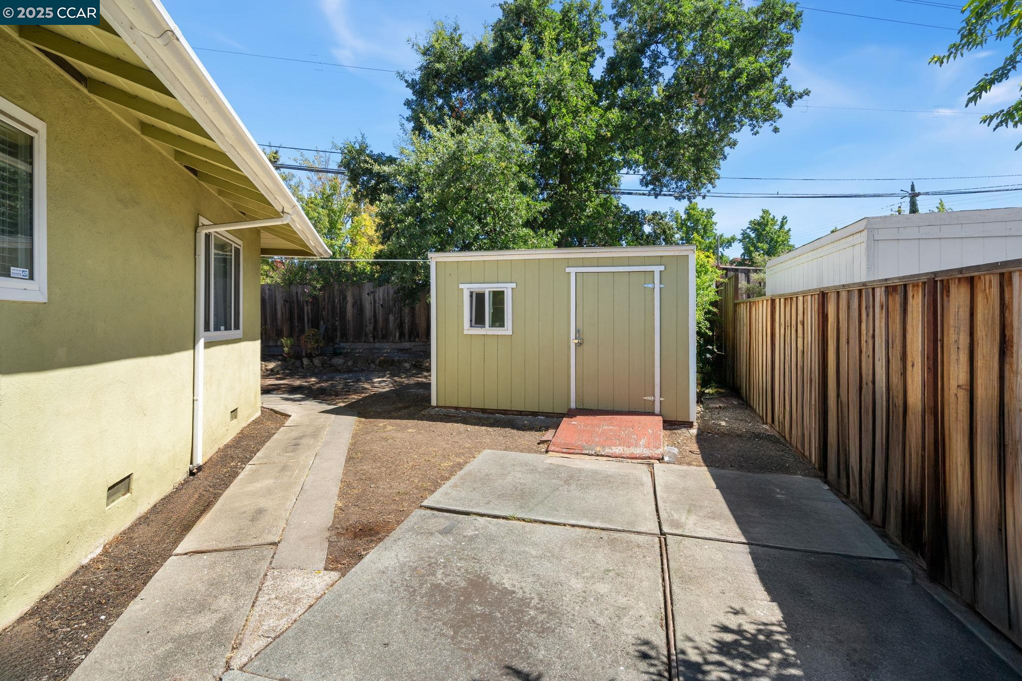 Detail Gallery Image 7 of 35 For 1216 Sherlock Way, Concord,  CA 94521 - 4 Beds | 2 Baths