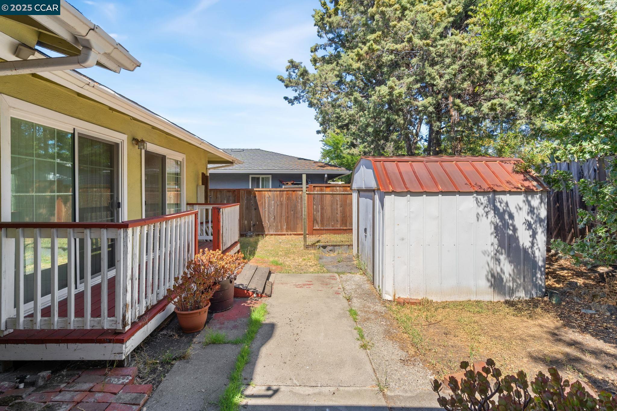 Detail Gallery Image 8 of 35 For 1216 Sherlock Way, Concord,  CA 94521 - 4 Beds | 2 Baths