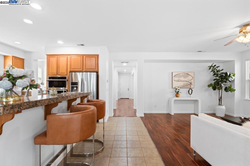 Detail Gallery Image 14 of 59 For 1525 Whispering Oaks Way, Pleasanton,  CA 94566 - 4 Beds | 3/1 Baths