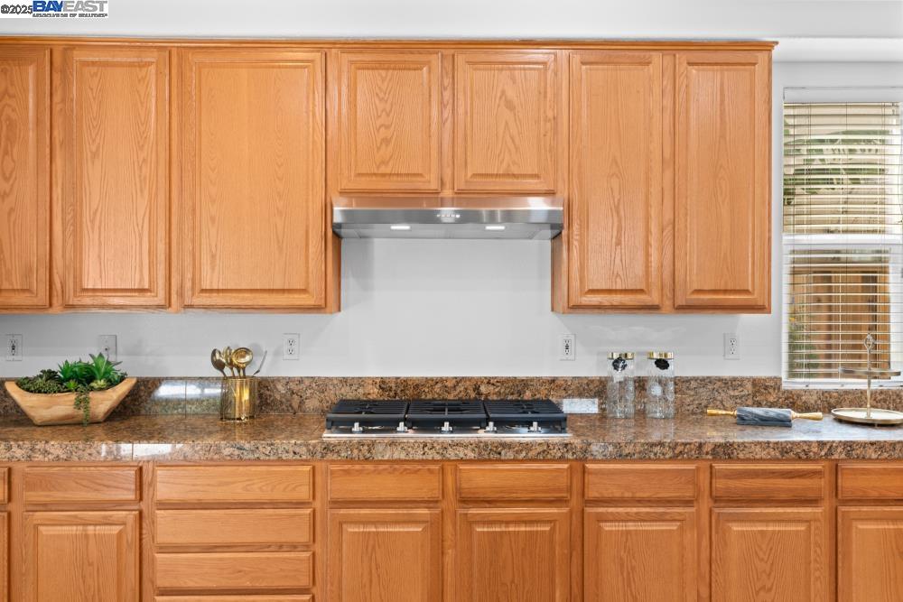 Detail Gallery Image 18 of 59 For 1525 Whispering Oaks Way, Pleasanton,  CA 94566 - 4 Beds | 3/1 Baths
