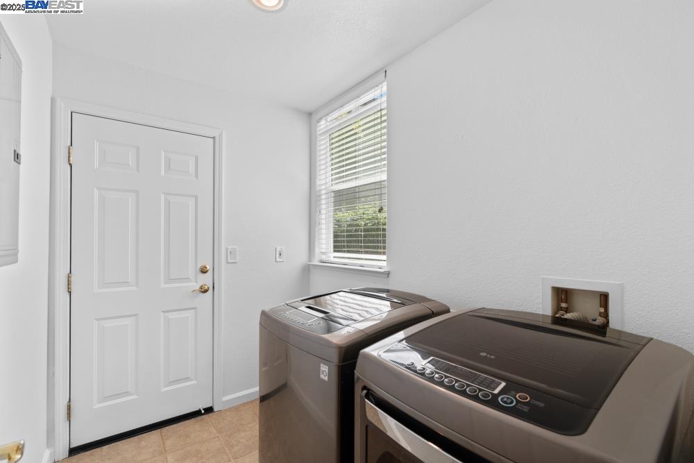 Detail Gallery Image 20 of 59 For 1525 Whispering Oaks Way, Pleasanton,  CA 94566 - 4 Beds | 3/1 Baths