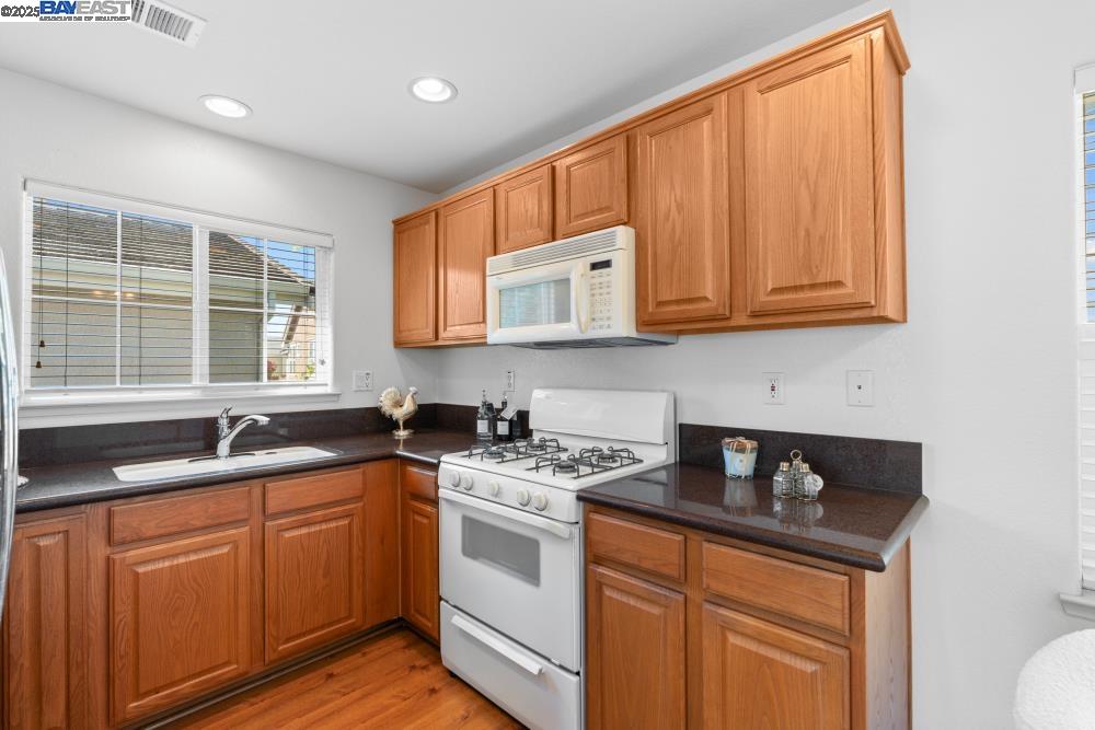 Detail Gallery Image 45 of 59 For 1525 Whispering Oaks Way, Pleasanton,  CA 94566 - 4 Beds | 3/1 Baths