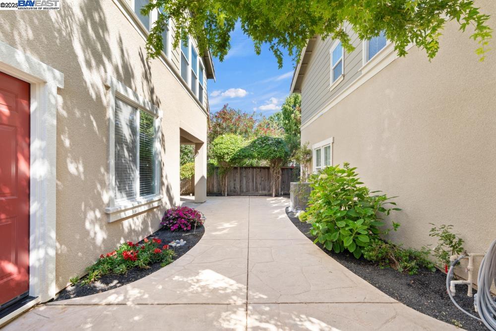 Detail Gallery Image 54 of 59 For 1525 Whispering Oaks Way, Pleasanton,  CA 94566 - 4 Beds | 3/1 Baths