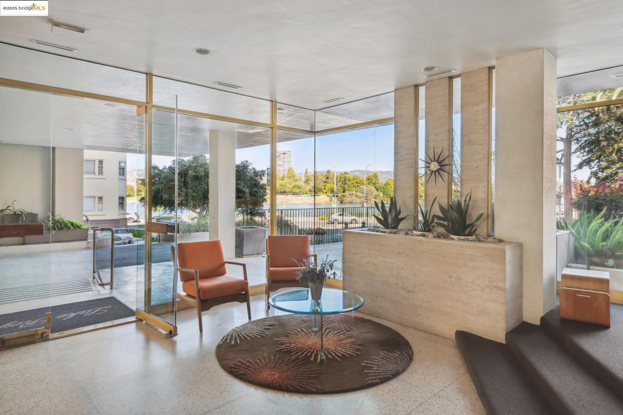 Detail Gallery Image 6 of 49 For 177 19th St 5a,  Oakland,  CA 94612 - 2 Beds | 2 Baths