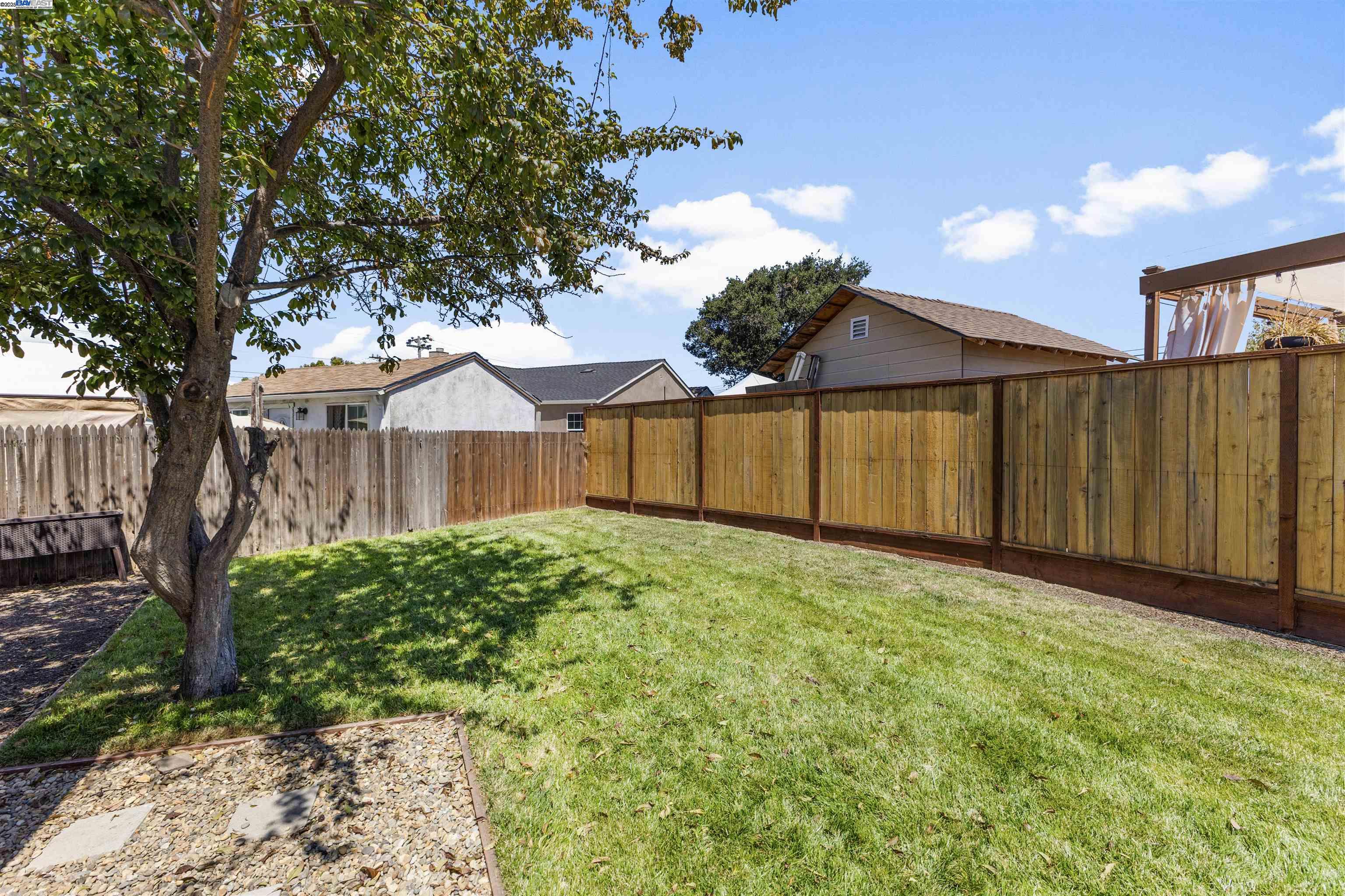 Detail Gallery Image 30 of 34 For 10906 Reposo Dr, Oakland,  CA 94603 - 3 Beds | 1 Baths