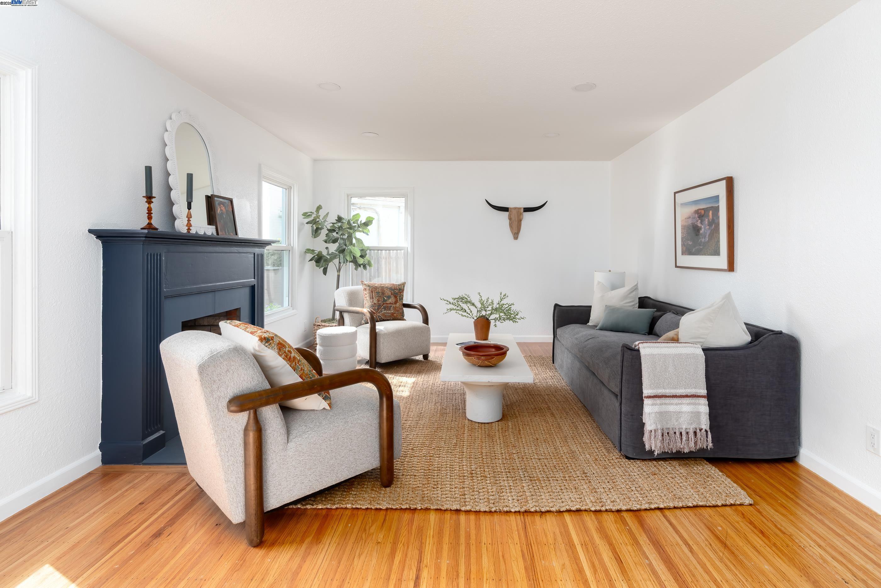 Detail Gallery Image 4 of 34 For 10906 Reposo Dr, Oakland,  CA 94603 - 3 Beds | 1 Baths