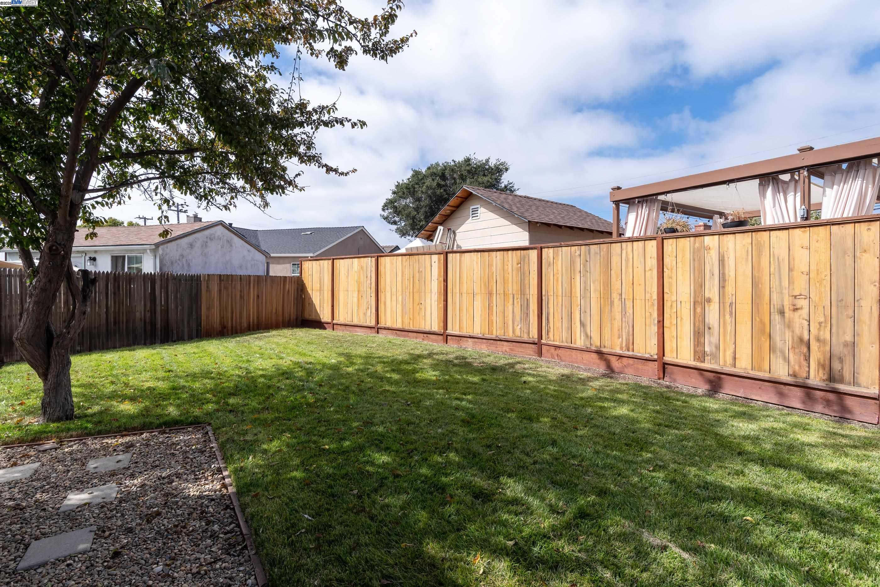 Detail Gallery Image 33 of 34 For 10906 Reposo Dr, Oakland,  CA 94603 - 3 Beds | 1 Baths
