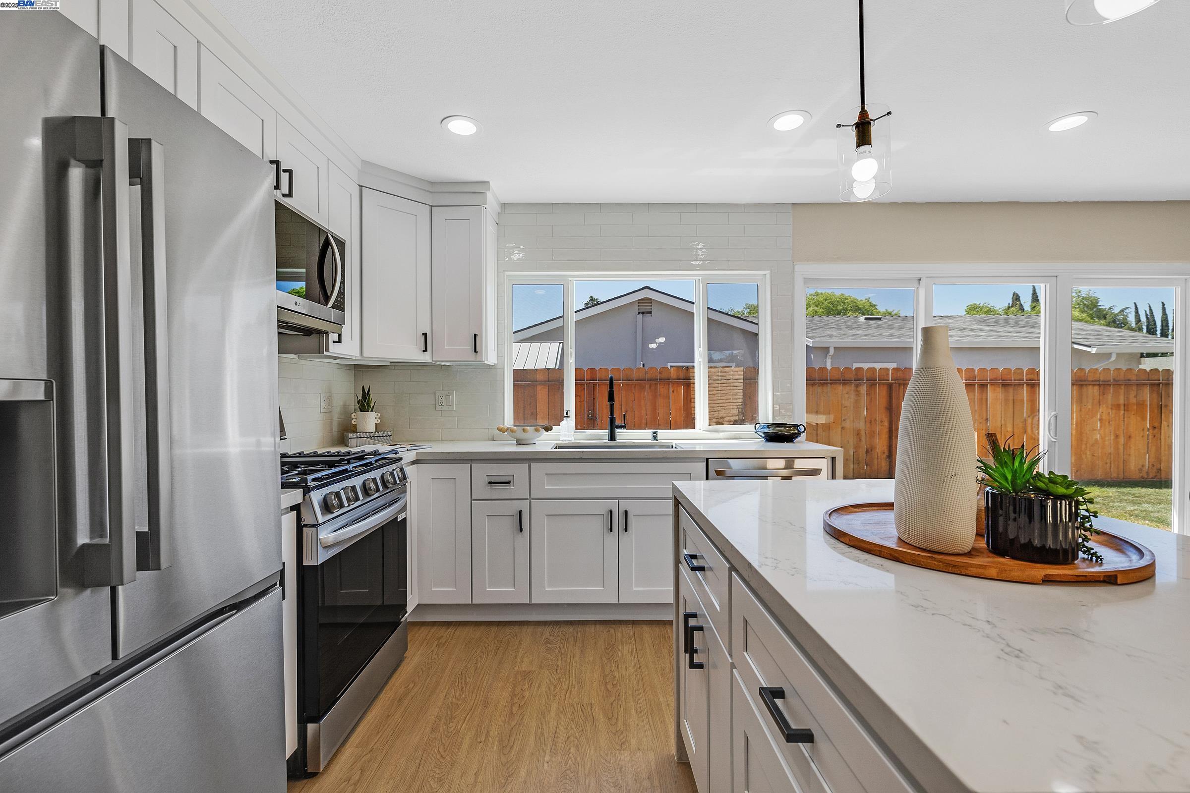 Detail Gallery Image 12 of 45 For 693 Mayten Dr, Livermore,  CA 94551 - 4 Beds | 2 Baths