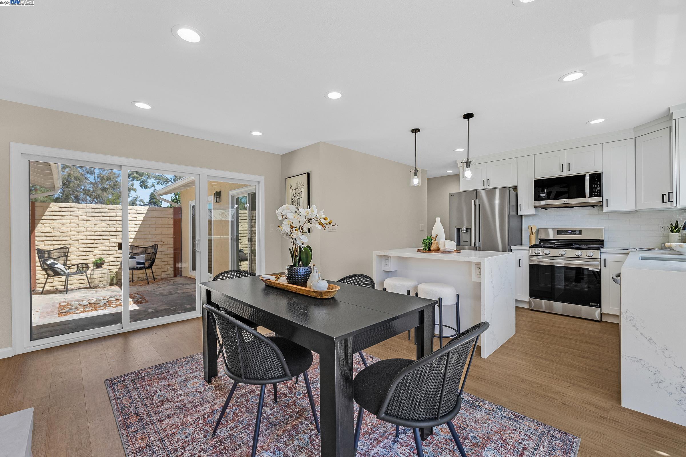 Detail Gallery Image 14 of 45 For 693 Mayten Dr, Livermore,  CA 94551 - 4 Beds | 2 Baths